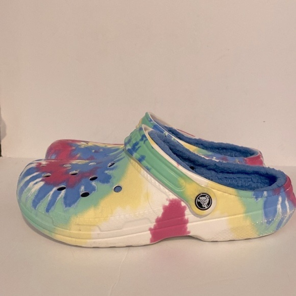 Crocs ClassicVacay Vibes Tie Dyed Lined Clogs - Picture 2 of 9